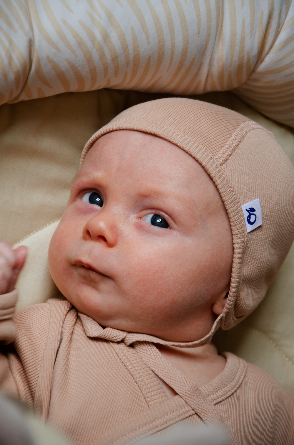 Bonnet rose côtelé pour bébé