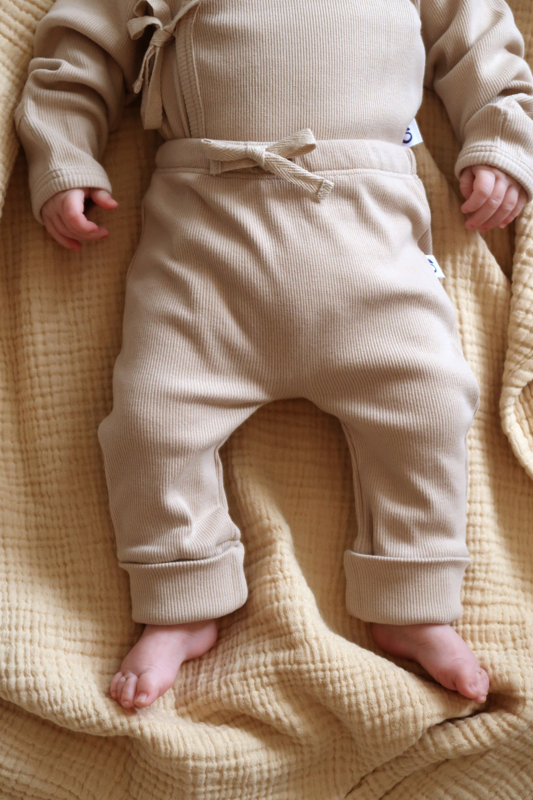 Pantalon bébé côtelé sable